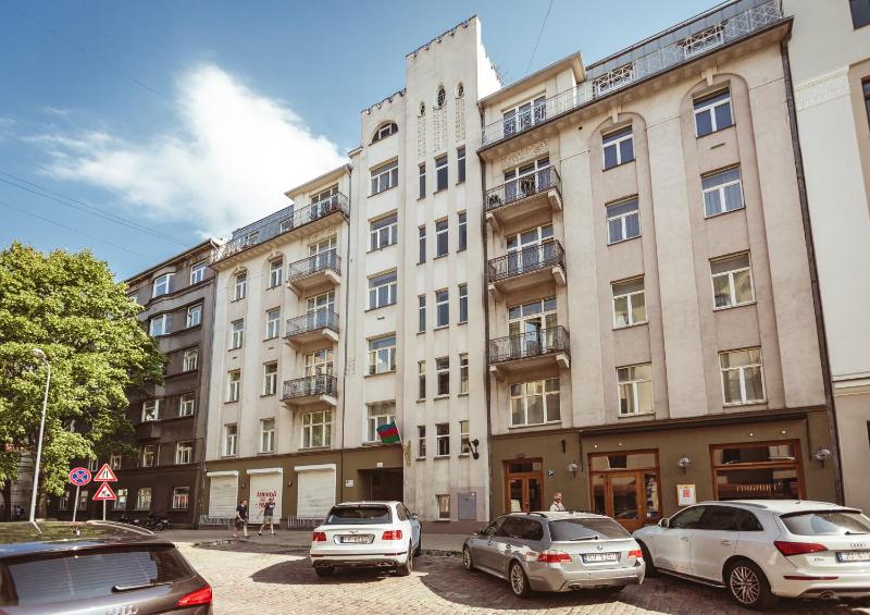 Bearsleys Archers Apartments - image 13