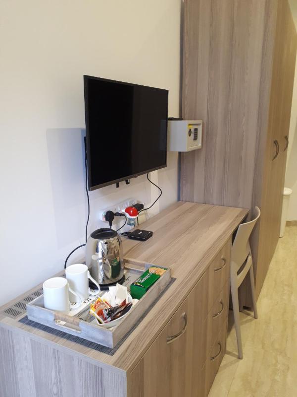 Double or Twin Room with Balcony image 2