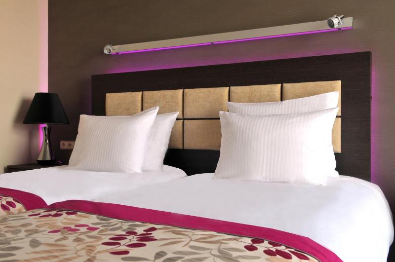 Superior Double or Twin Room image 4