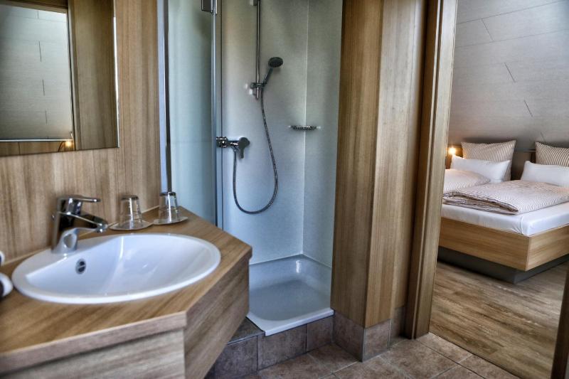 Standard Double Room image 2