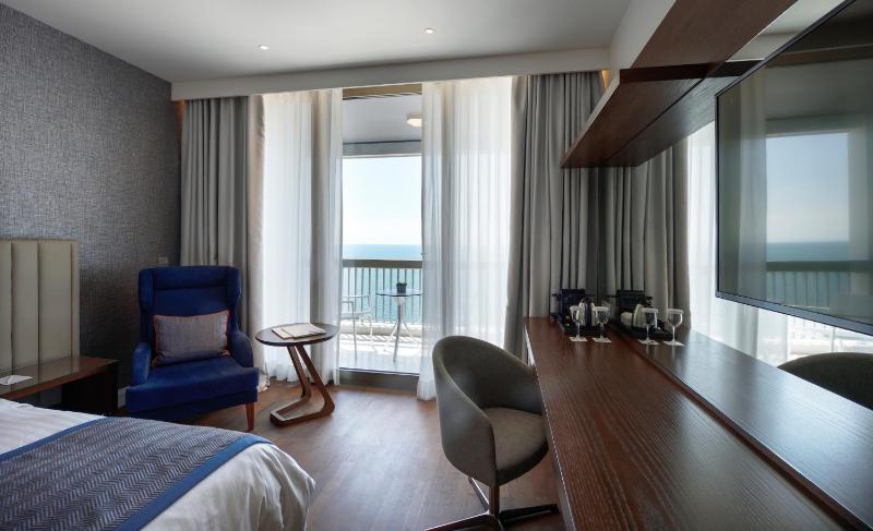 Executive Double Room with Sea View image 2