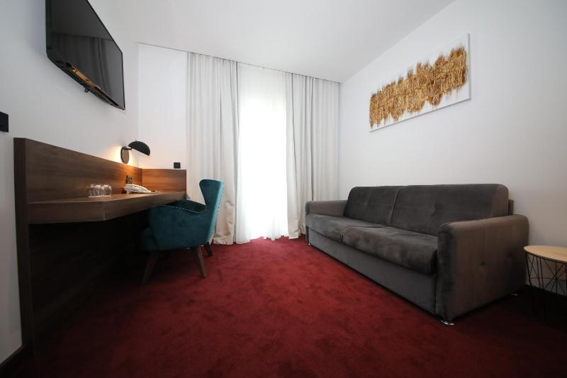 Superior Suite image 2