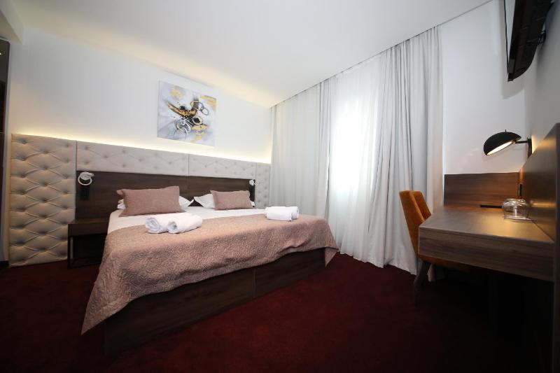 Superior Suite image 3