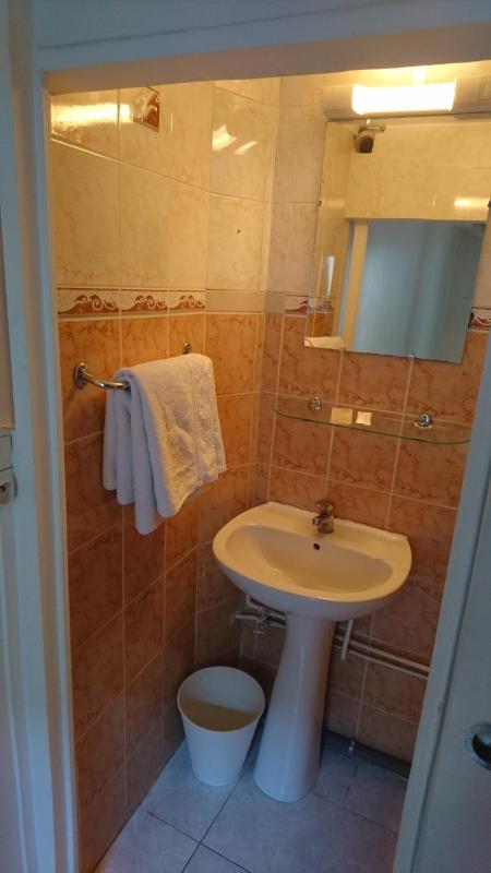 Double Room with Shared Toilet image 2