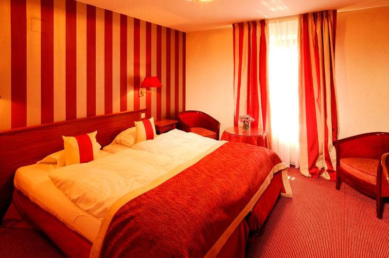 Charm Room image 4