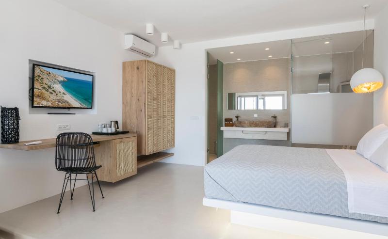 Junior Suite with Sea View image 1