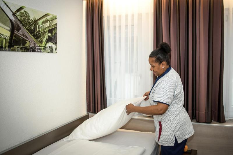 Single Room image 4