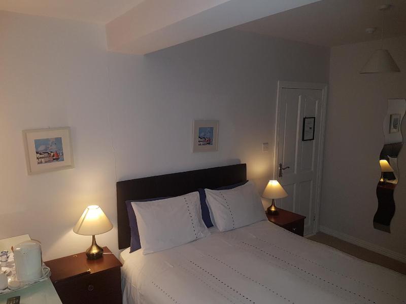 Double Room image 4