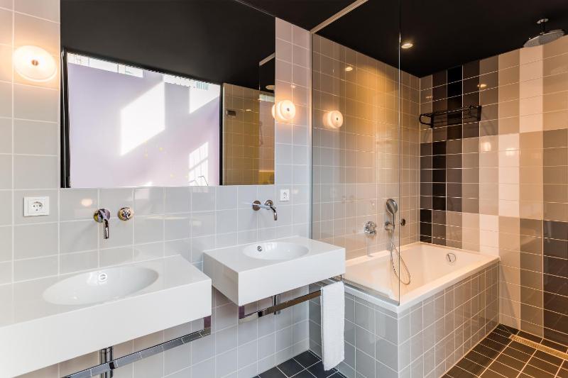 Junior Suite image 2