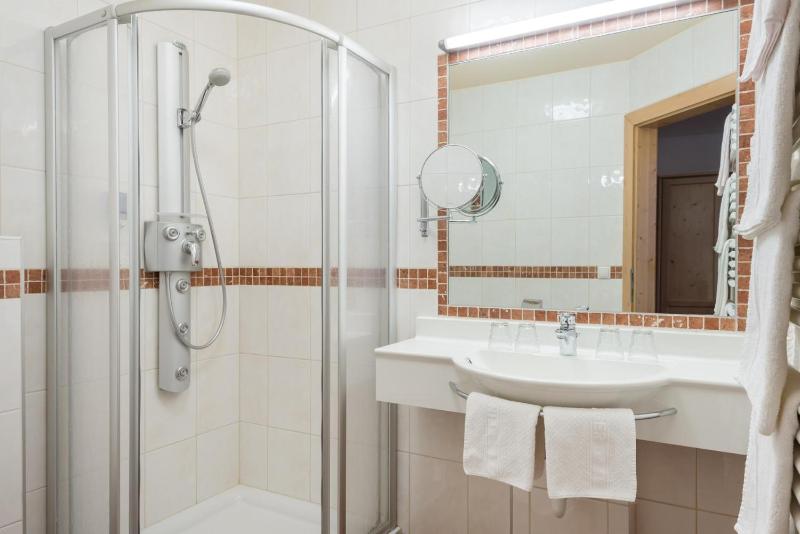 Junior Suite with Mountain View image 2
