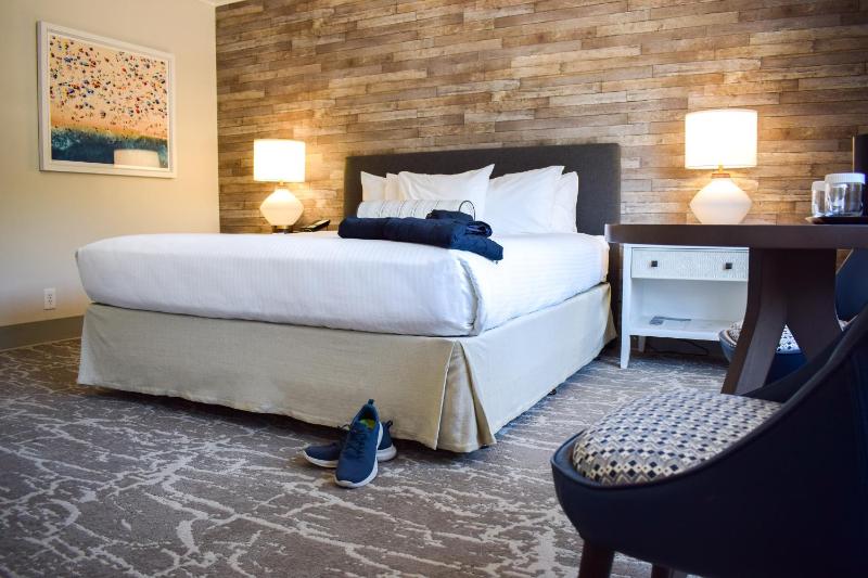 King Room - Harbor Side image 3