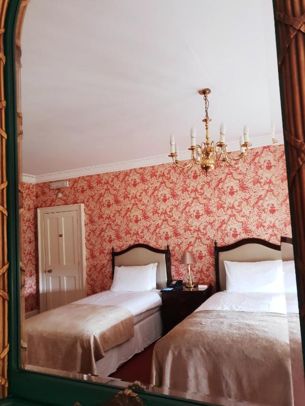 Twin Room - Manor House image 1