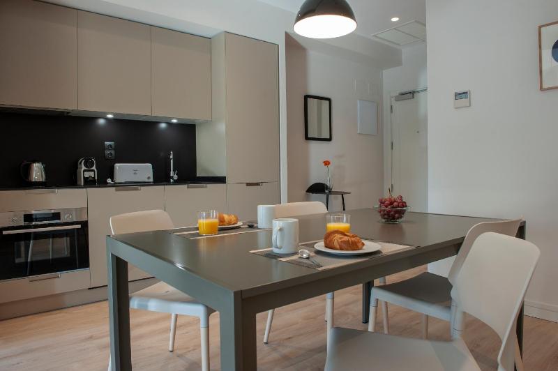 One-Bedroom Penthouse image 4