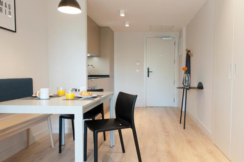 Studio Apartment image 2