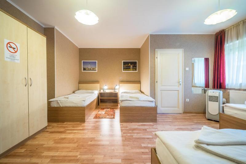 Silver Hotel Budapest City Center - image 2