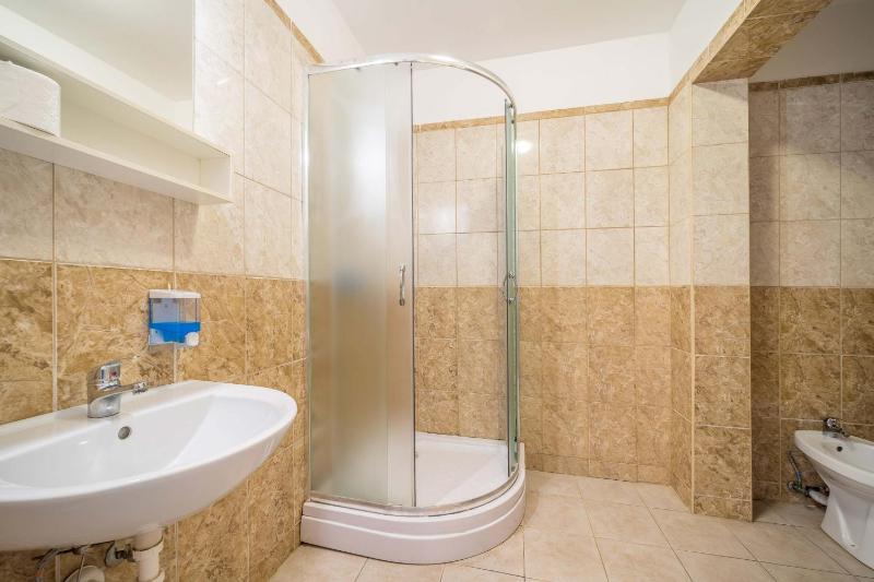 Standard Single Room image 3