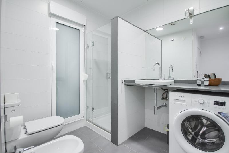 One-Bedroom Apartment image 1