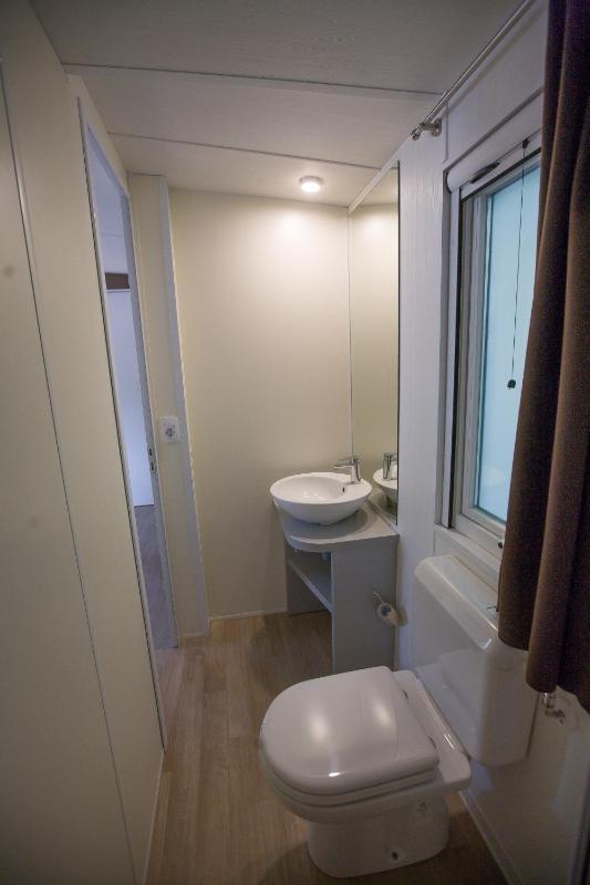 Three-Bedroom Mobile Home with Patio image 4