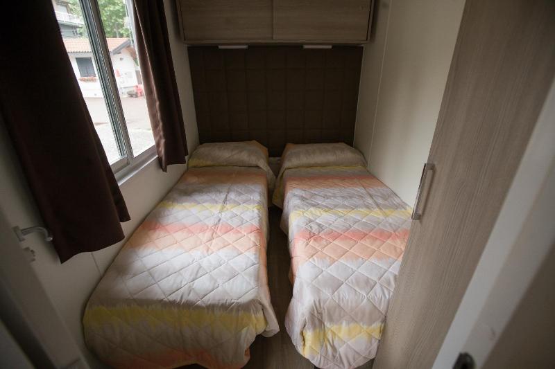 Three-Bedroom Mobile Home with Patio image 2