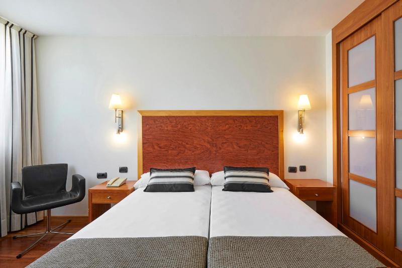 Double Room with Parking image 2