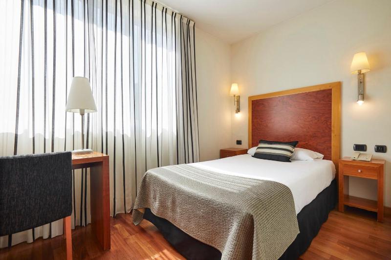 Single Room image 4