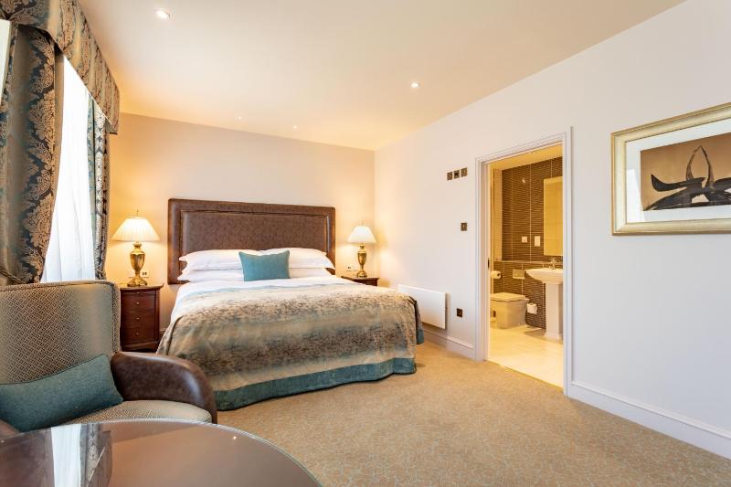 Shakespeare Suite image 3