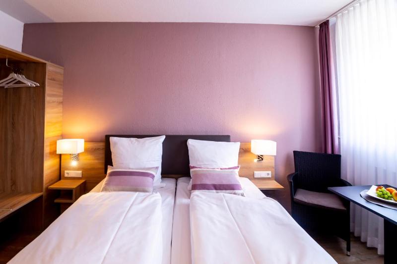 Standard Double or Twin Room image 4