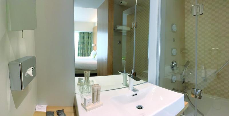 Executive King Room image 3