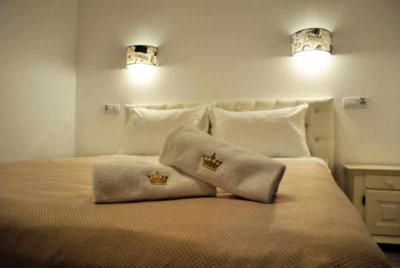 Double Room with Balcony image 1