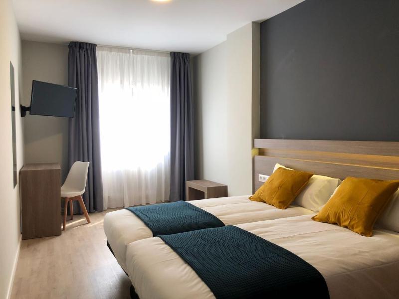 Standard Double or Twin Room image 1