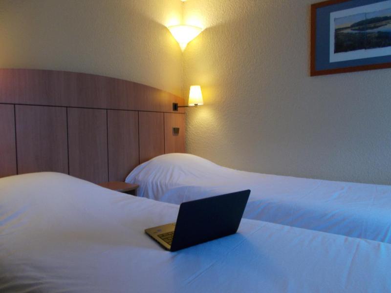 Standard Room - 2 Single Beds - Mountain View image 2