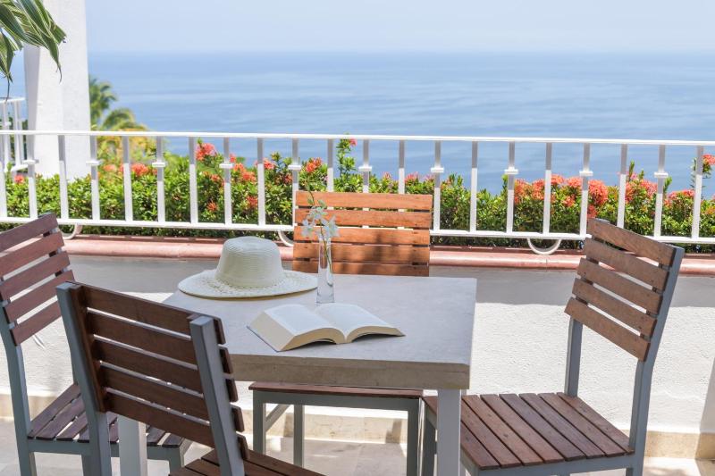 Grand Miramar All Luxury Suites & Residences - image 8
