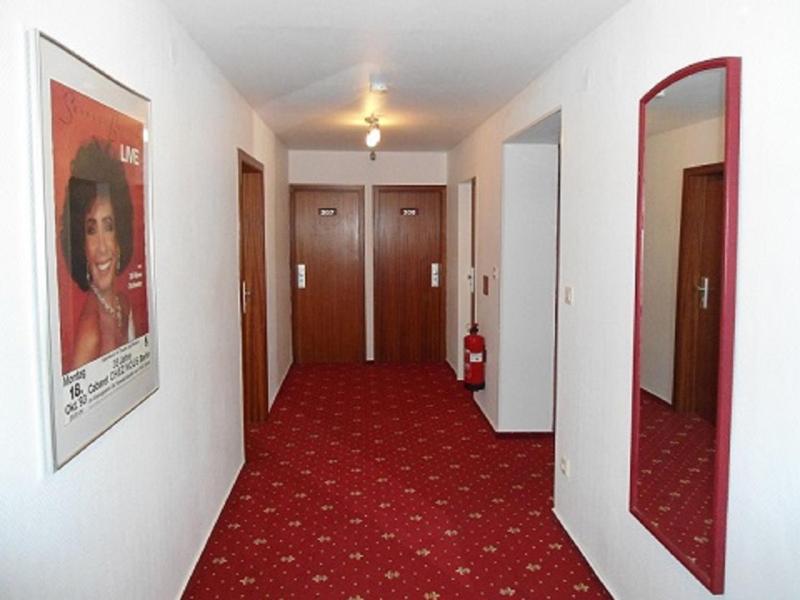 Single Room image 2