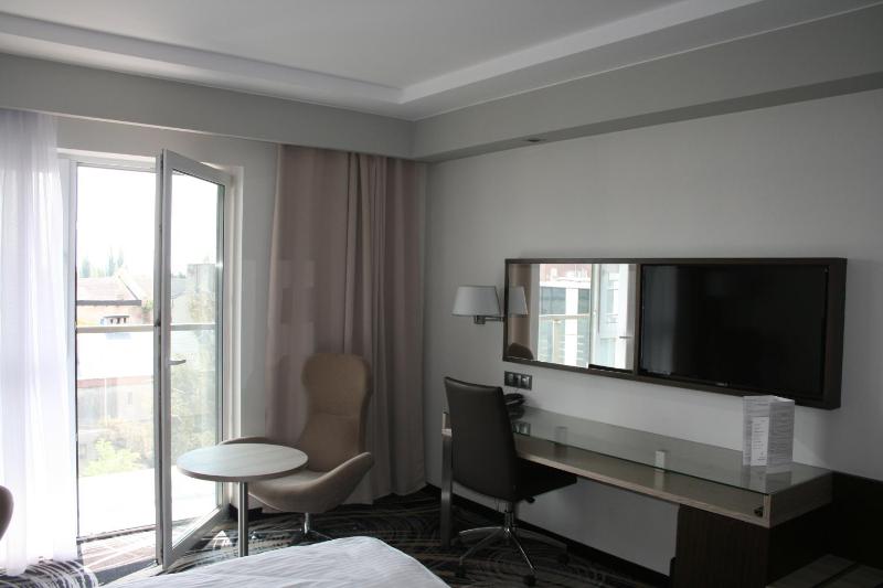 Deluxe Double or Twin Room image 3