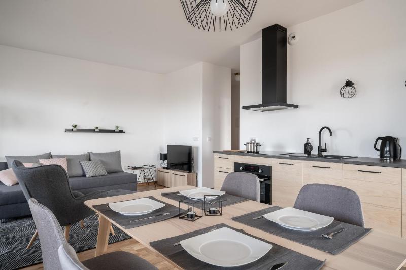 RentPlanet - Apartamenty Atal Tower - image 4