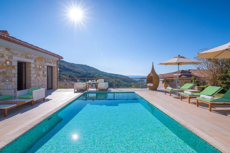 Two-Bedroom Villa with Private Pool Sea View image 2