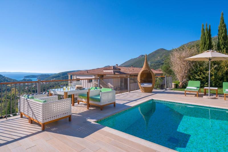 Two-Bedroom Villa with Private Pool Sea View image 3