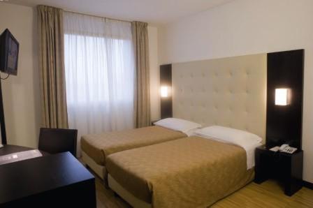Superior Twin Room image 1