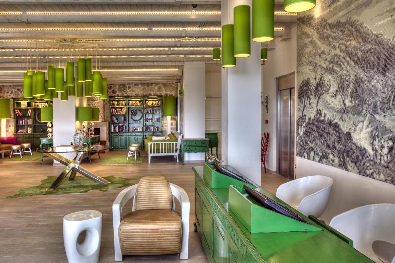 Salvator Villas & Spa Hotel - image 21