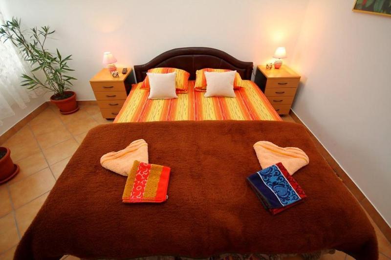 Quadruple Room with Private Bathroom image 4