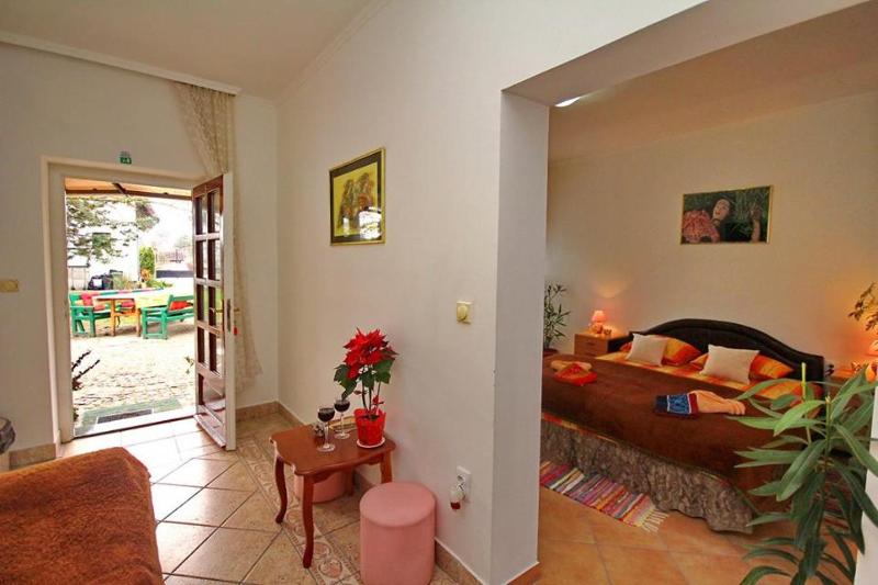 Quadruple Room with Private Bathroom image 2