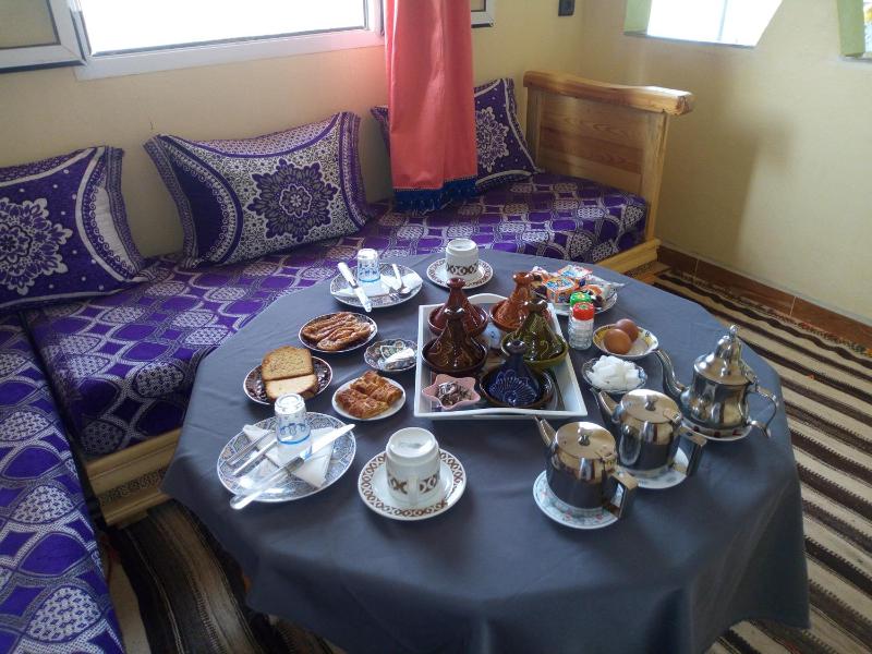 Sahara camel tours camp - image 14