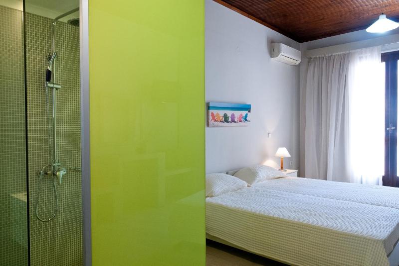 Studio with Partial Sea View image 4