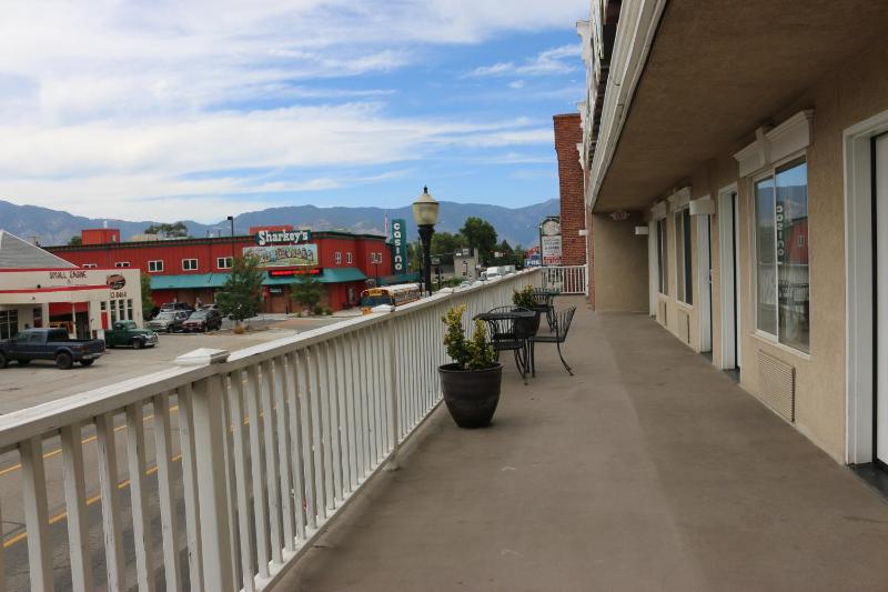 King Room with Mountain View, Second Floor (No Pets) image 3
