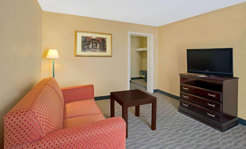 King Studio Suite - Non-Smoking image 2
