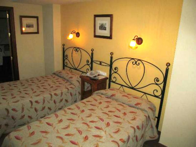 Interior Double or Twin Room image 4
