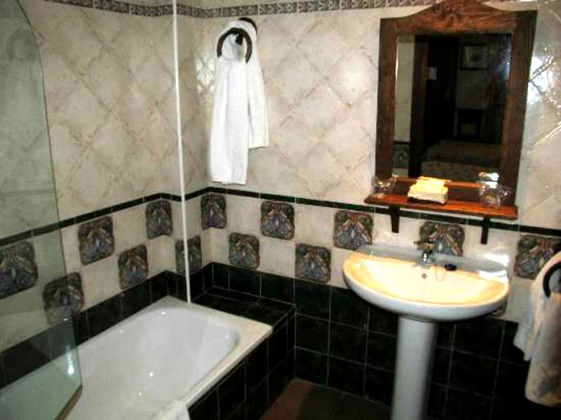 Single Room image 4