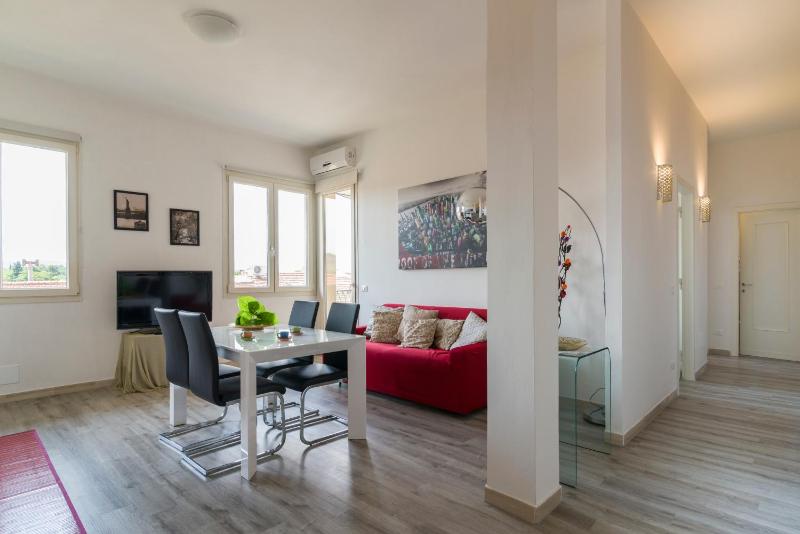 Apartment image 3