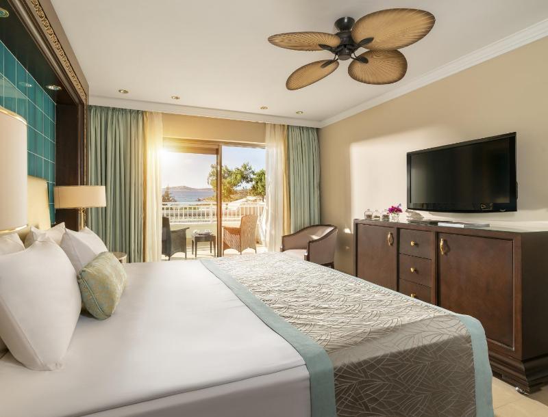 Family Suite with Garden View image 3