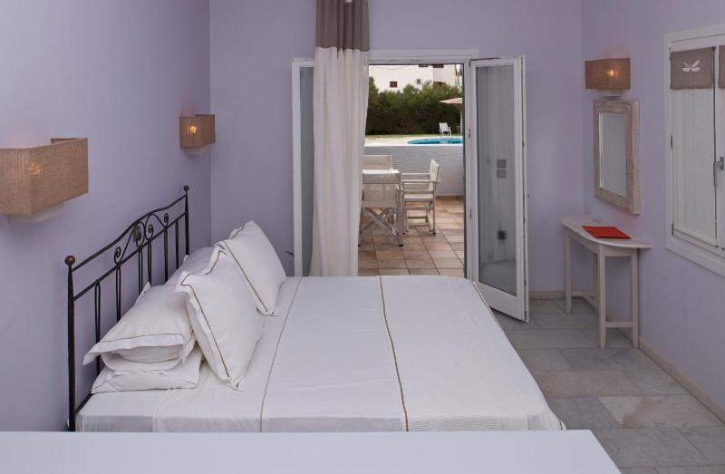 One-Bedroom Apartment image 2